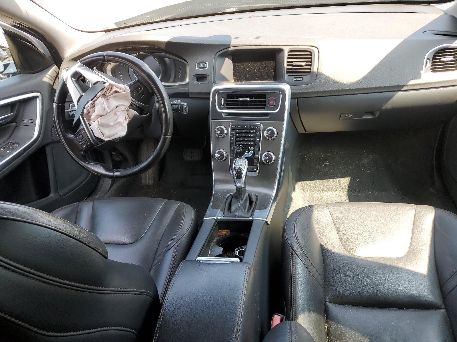 2016 VOLVO V60