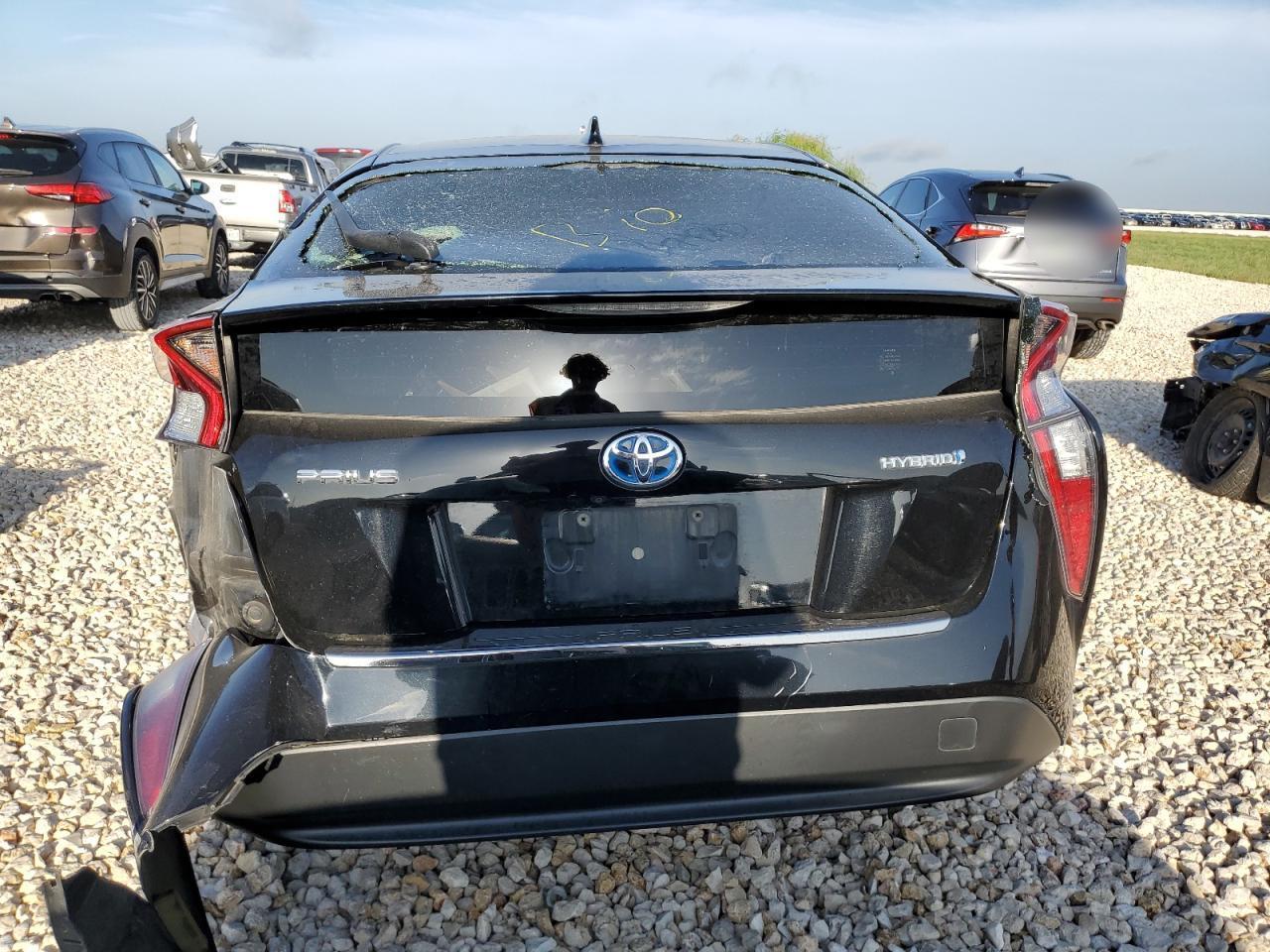 2016 TOYOTA PRIUS