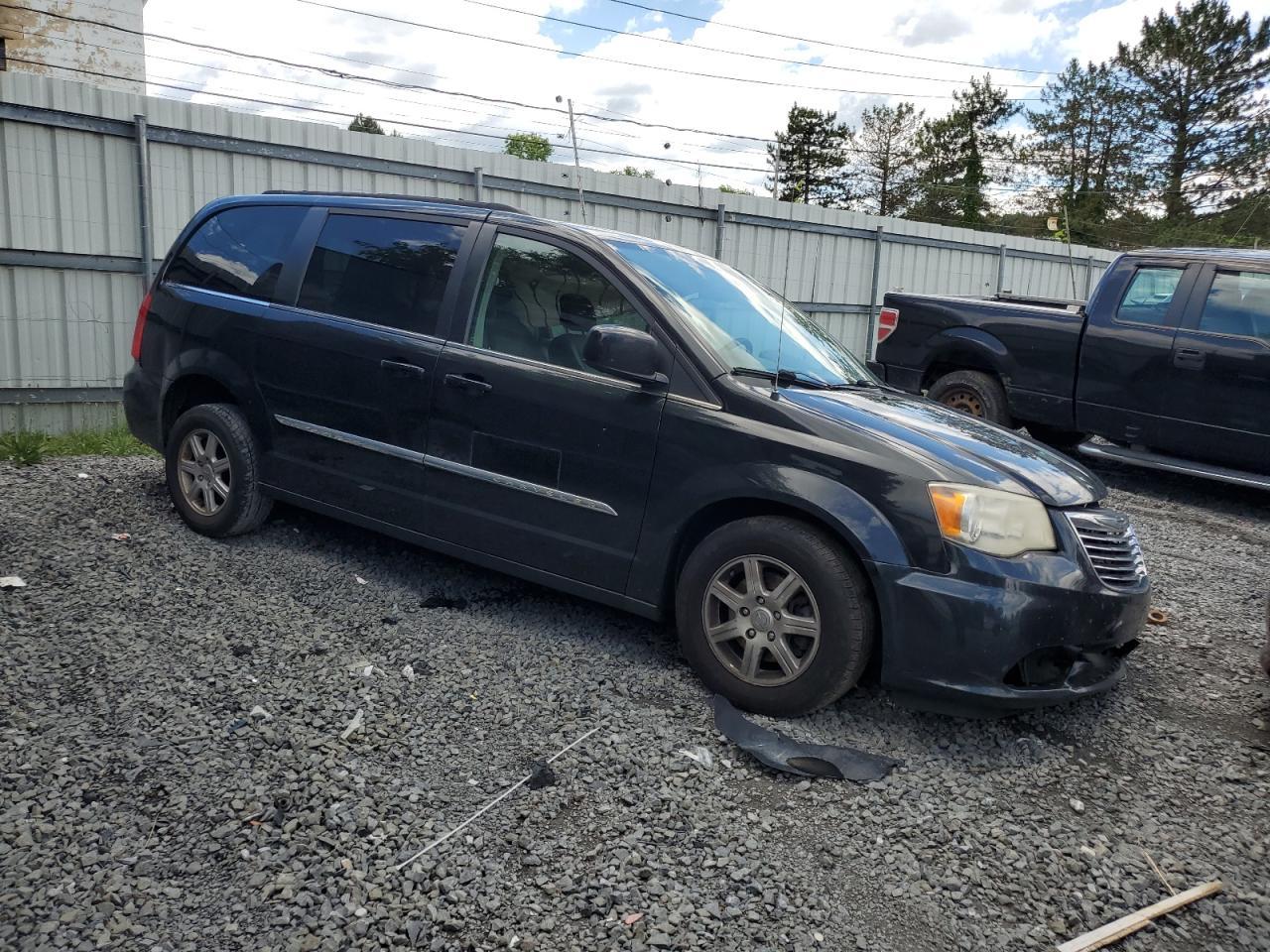 2012 CHRYSLER Town & Country