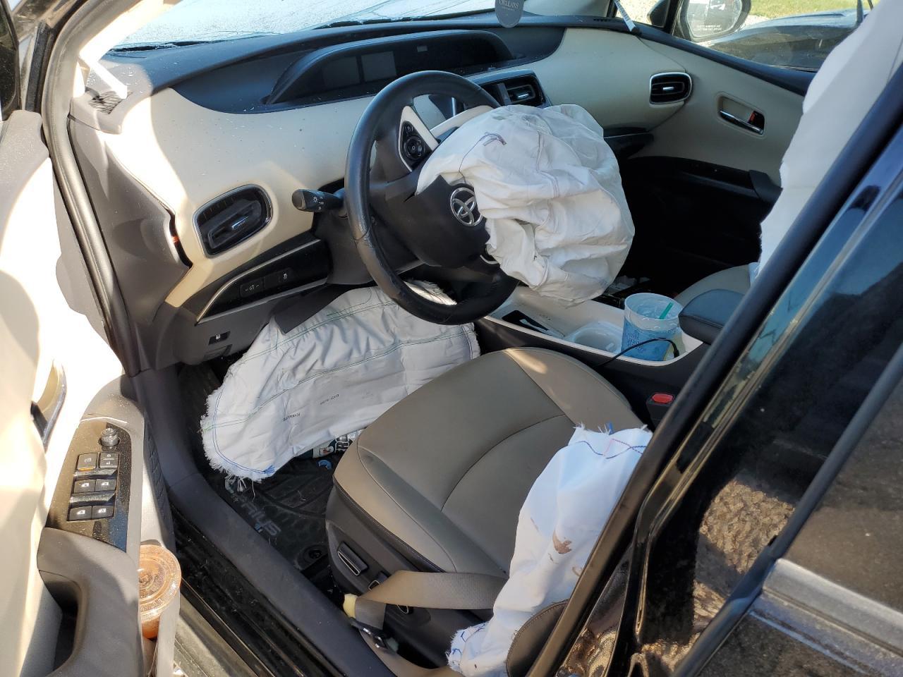 2016 TOYOTA PRIUS