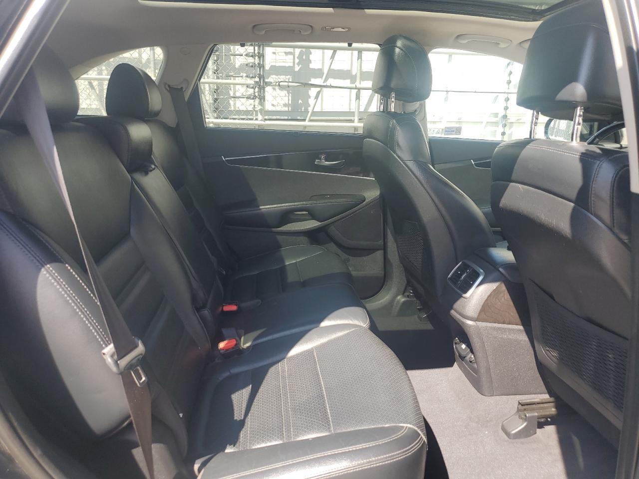 2017 KIA SORENTO