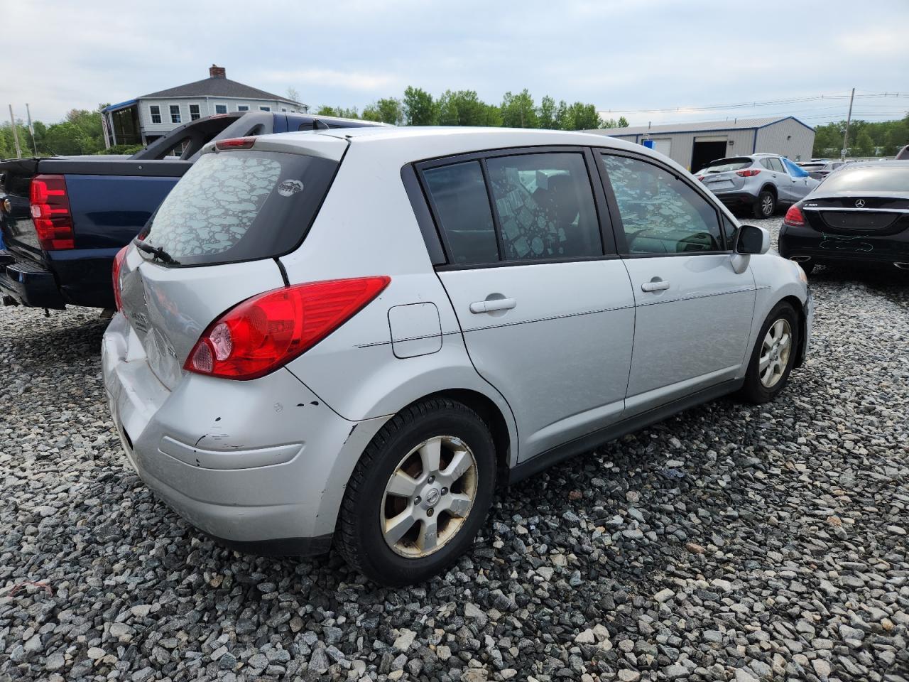 2012 NISSAN VERSA