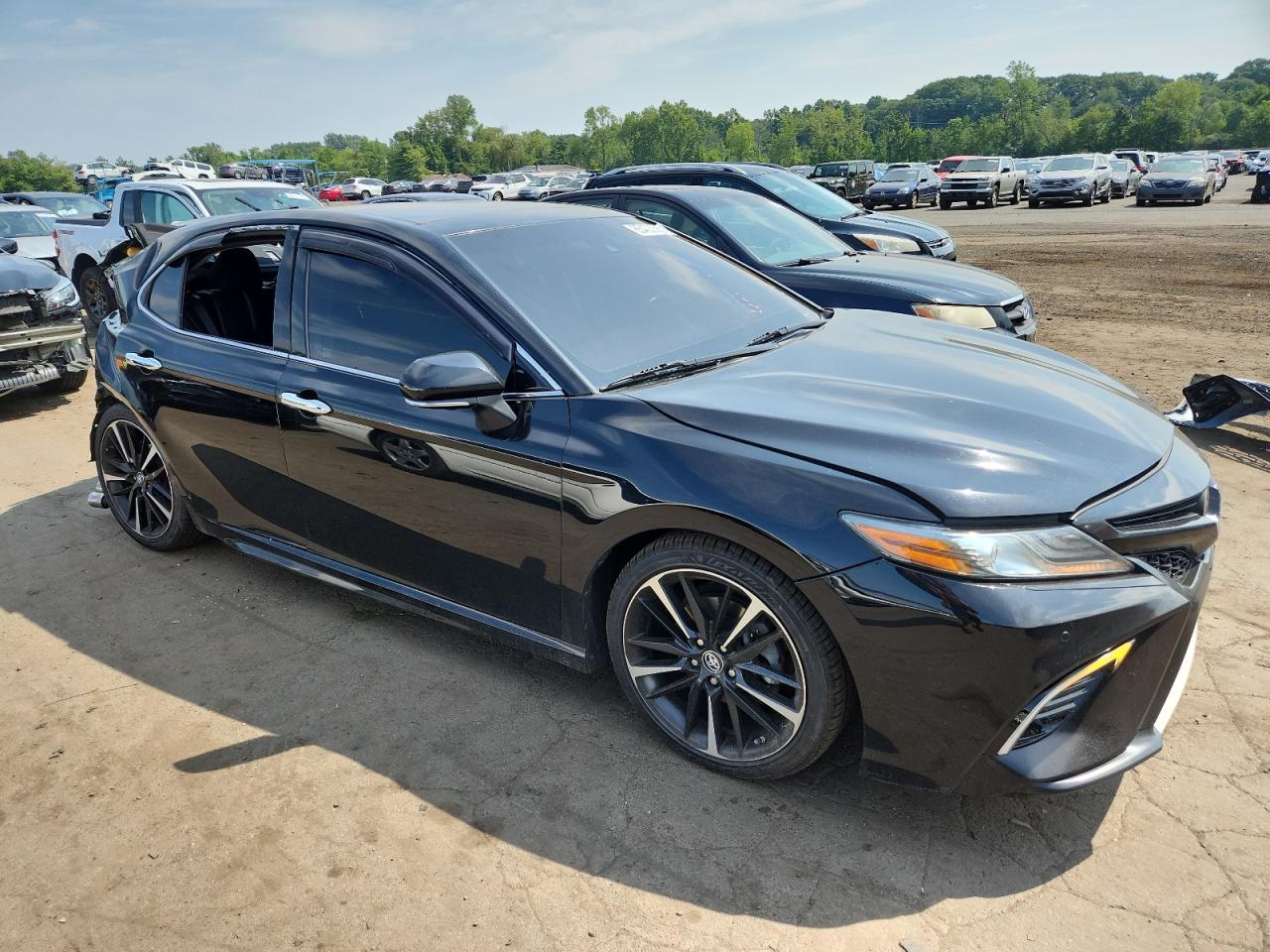 2018 TOYOTA CAMRY