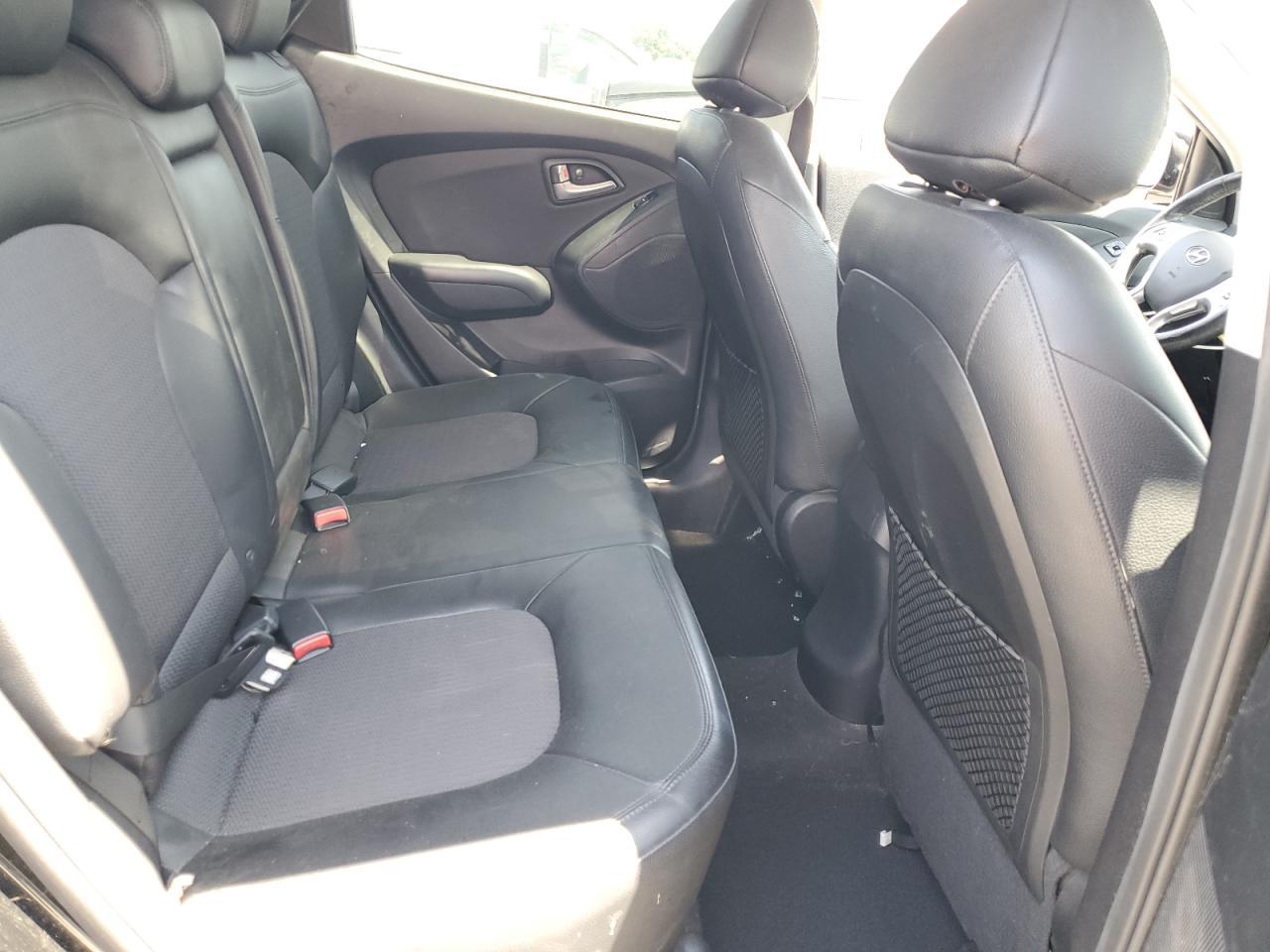 2011 HYUNDAI TUCSON