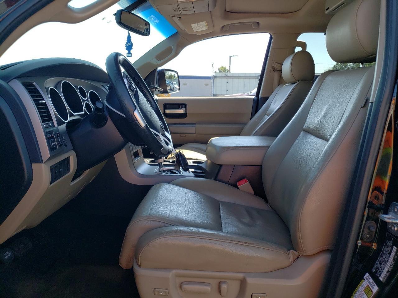 2014 TOYOTA Sequoia
