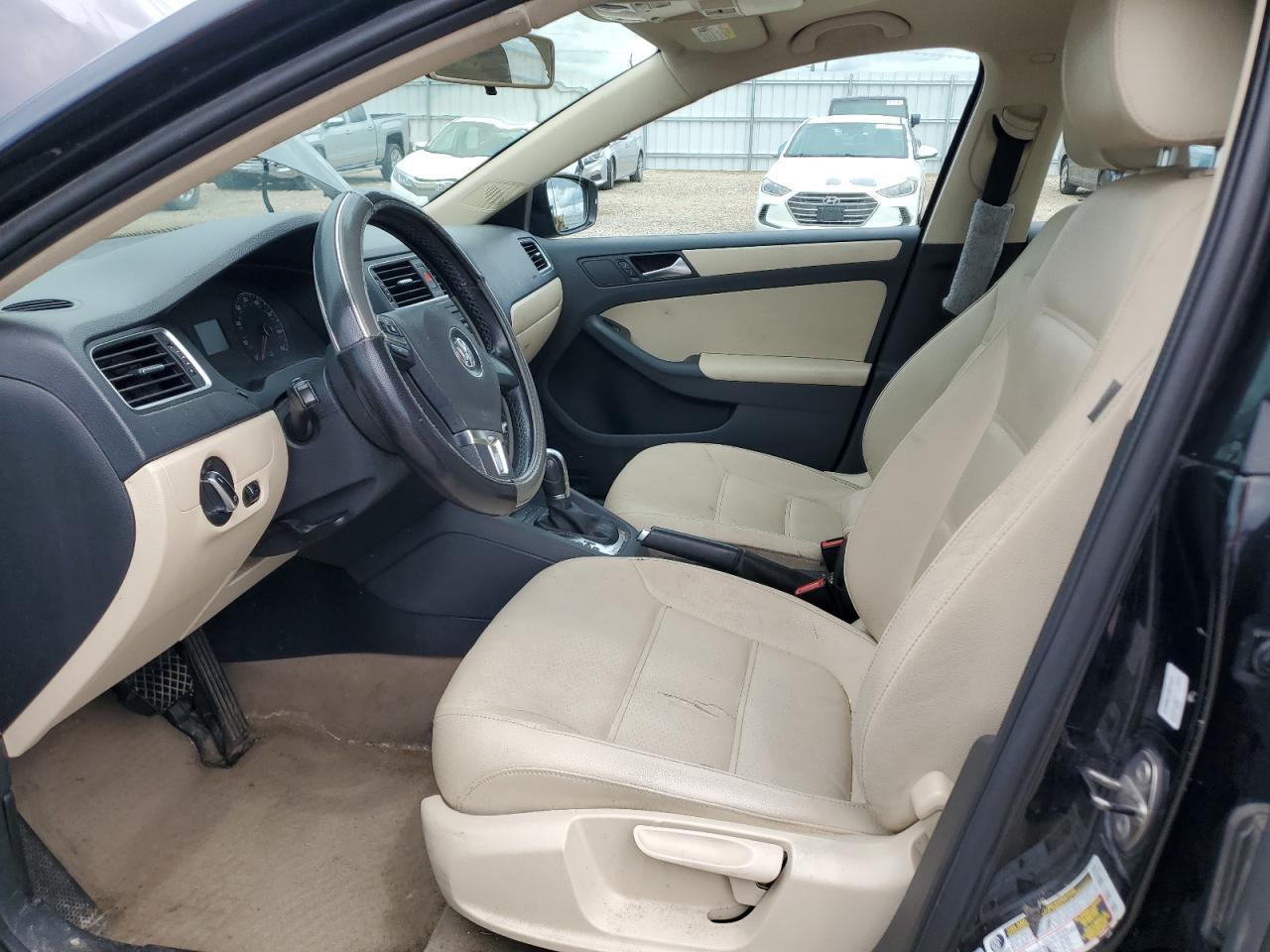 2011 VOLKSWAGEN JETTA
