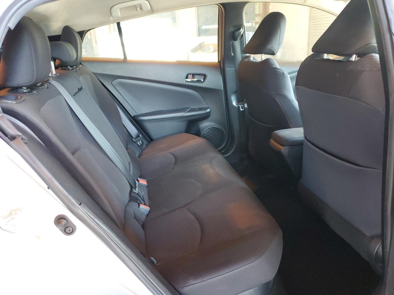 2017 TOYOTA PRIUS