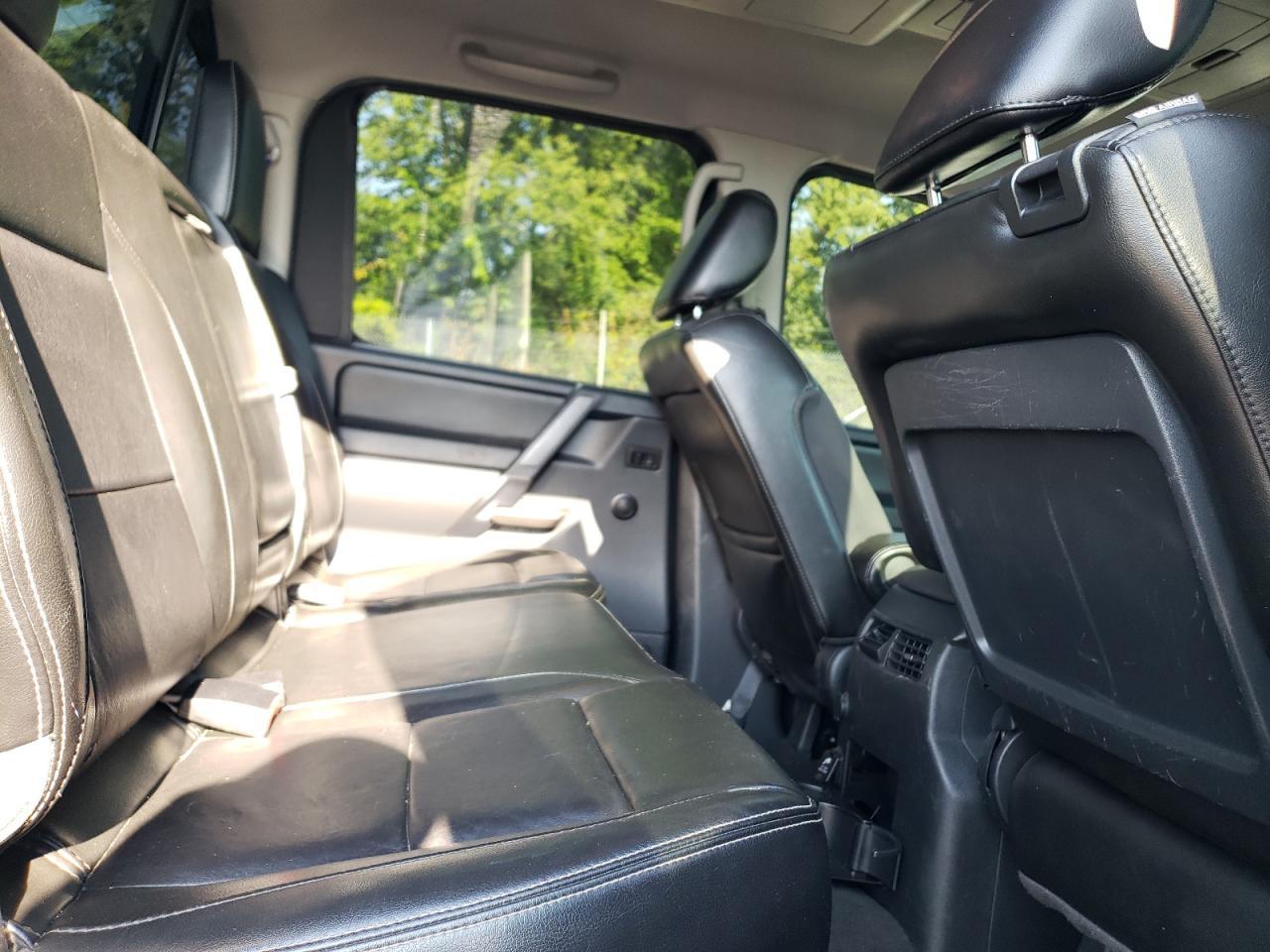 2014 NISSAN Titan