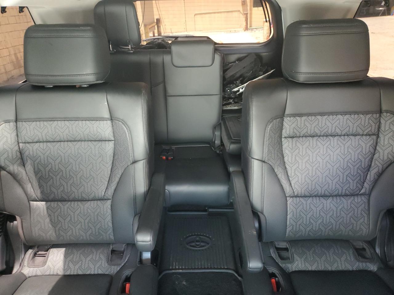 2024 TOYOTA Sequoia