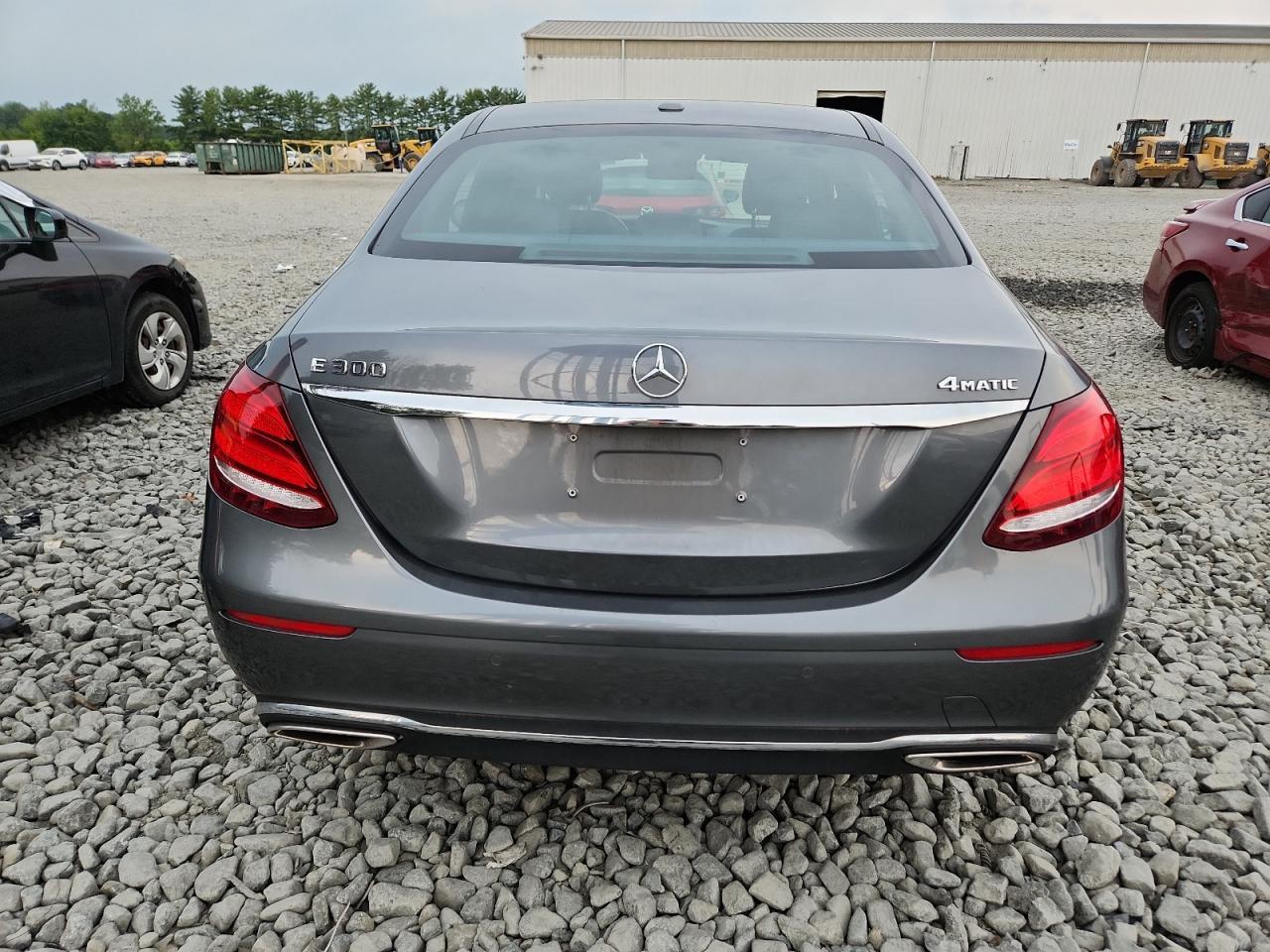2017 MERCEDES-BENZ E-Class