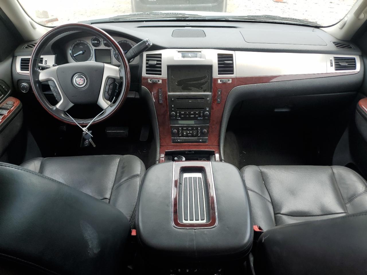 2010 CADILLAC ESCALADE