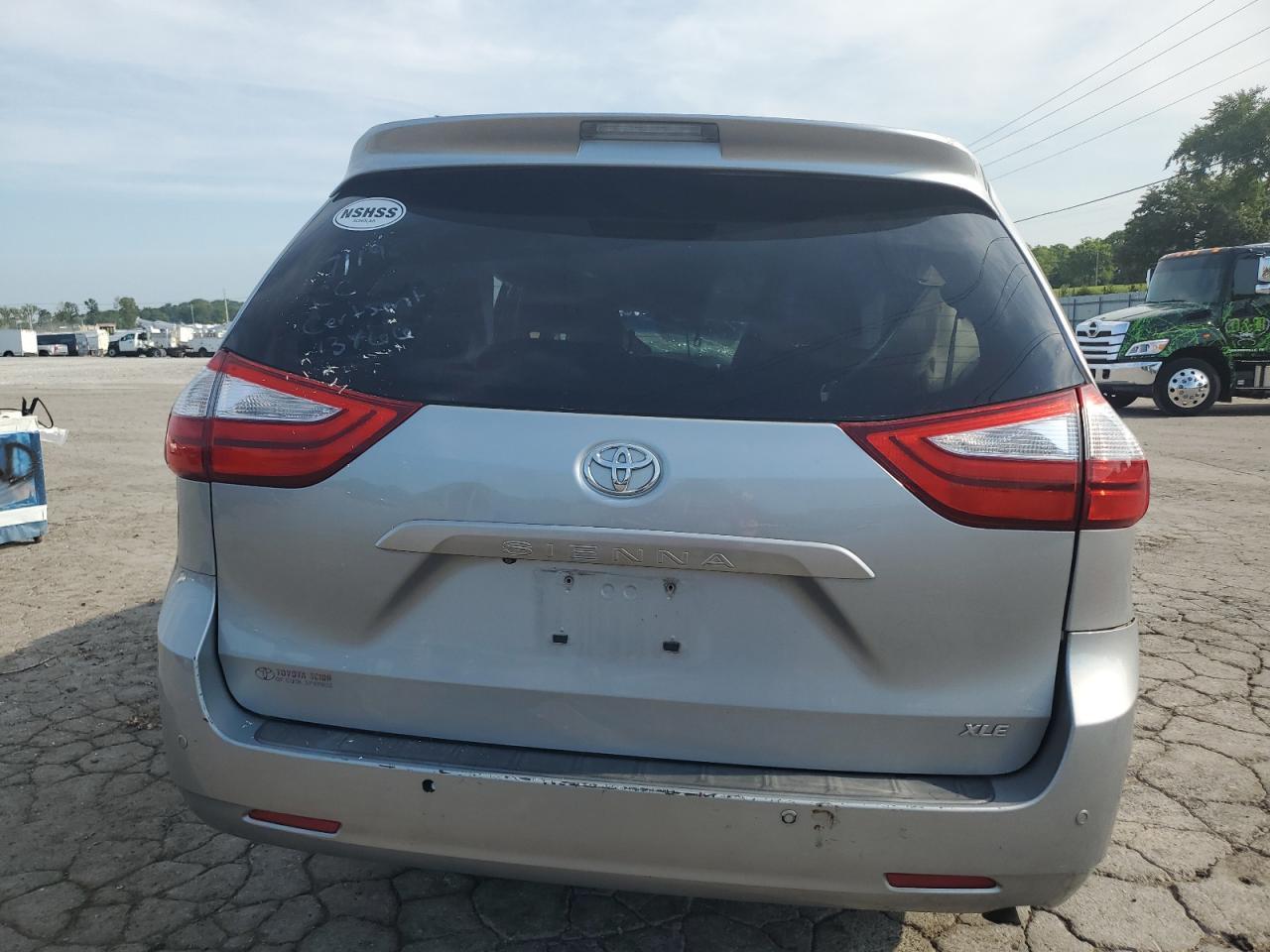 2015 TOYOTA SIENNA