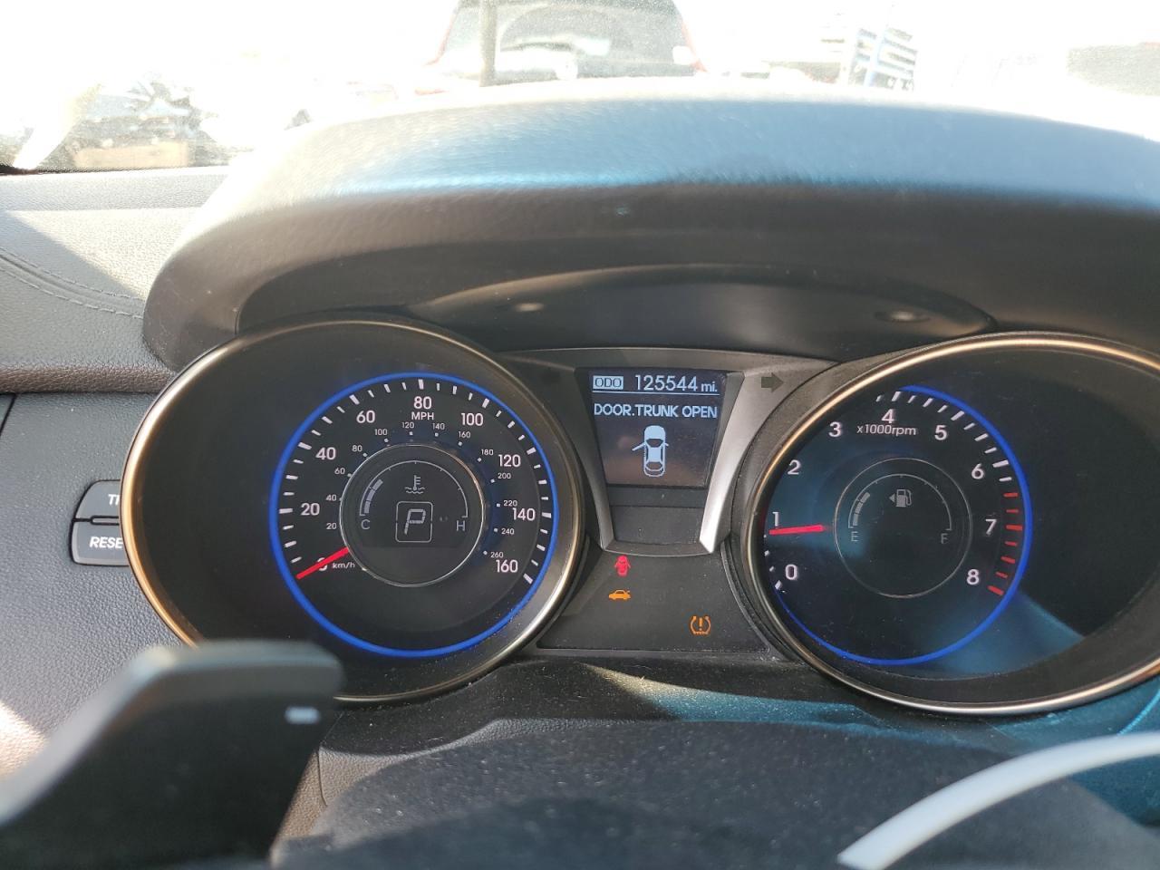 2013 HYUNDAI GENESIS