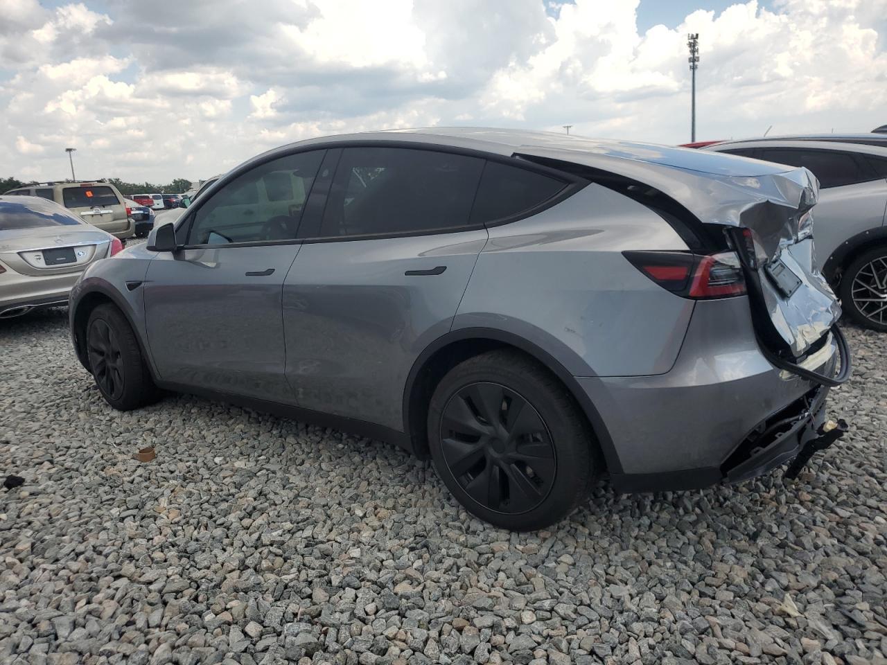 2025 TESLA MODEL Y