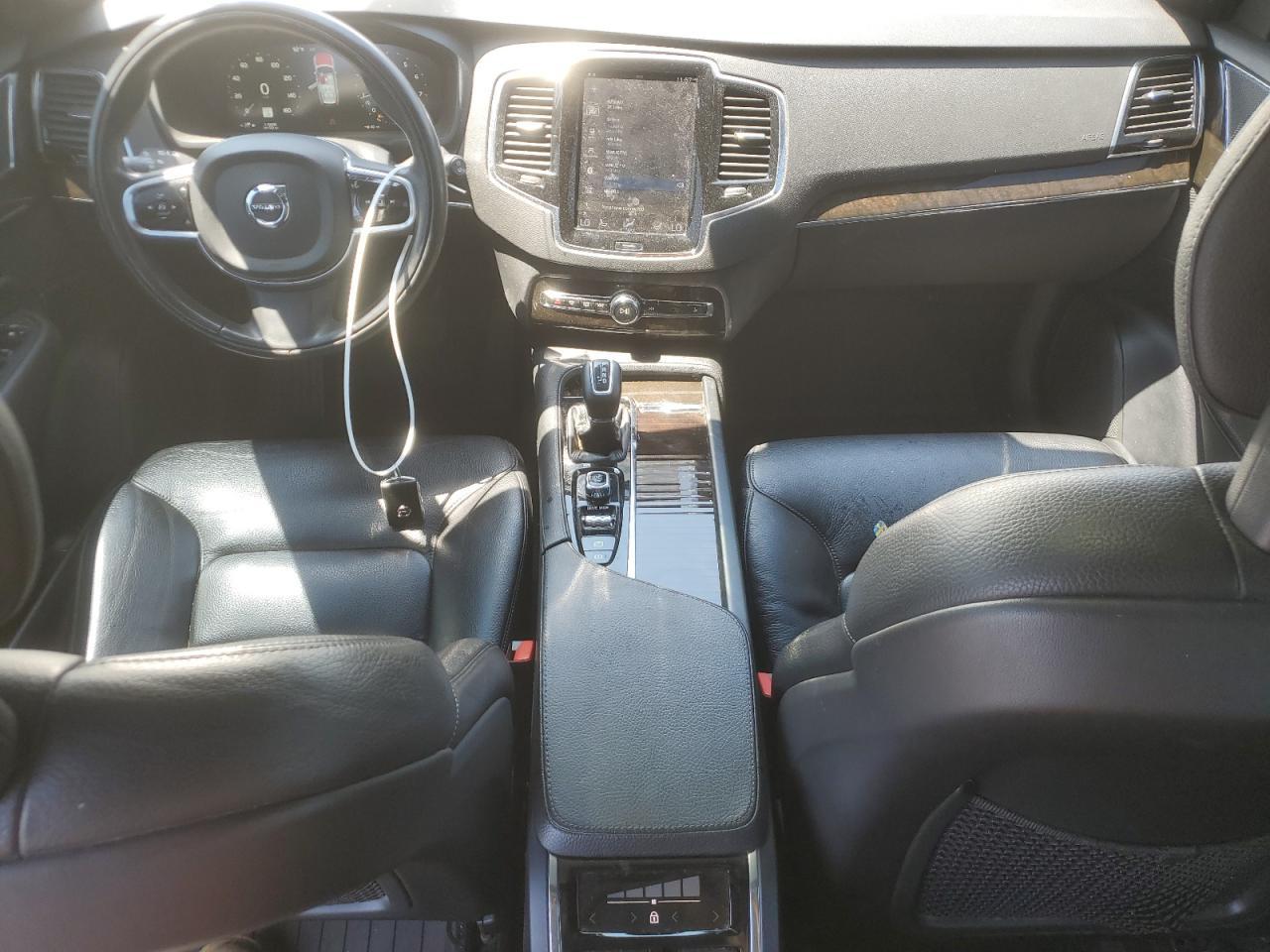 2018 VOLVO XC90