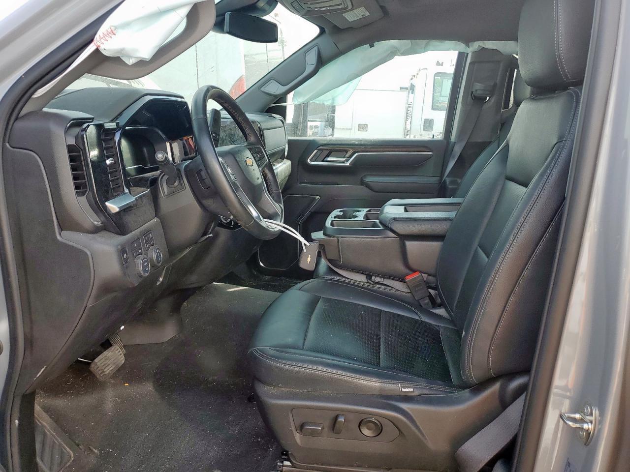 2024 CHEVROLET Silverado