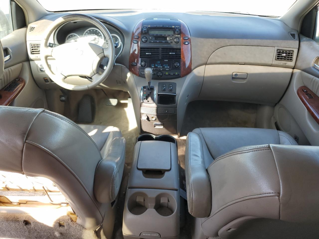 2005 TOYOTA SIENNA