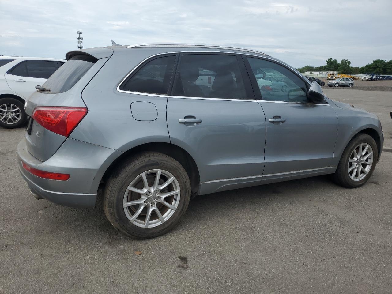2010 AUDI Q5