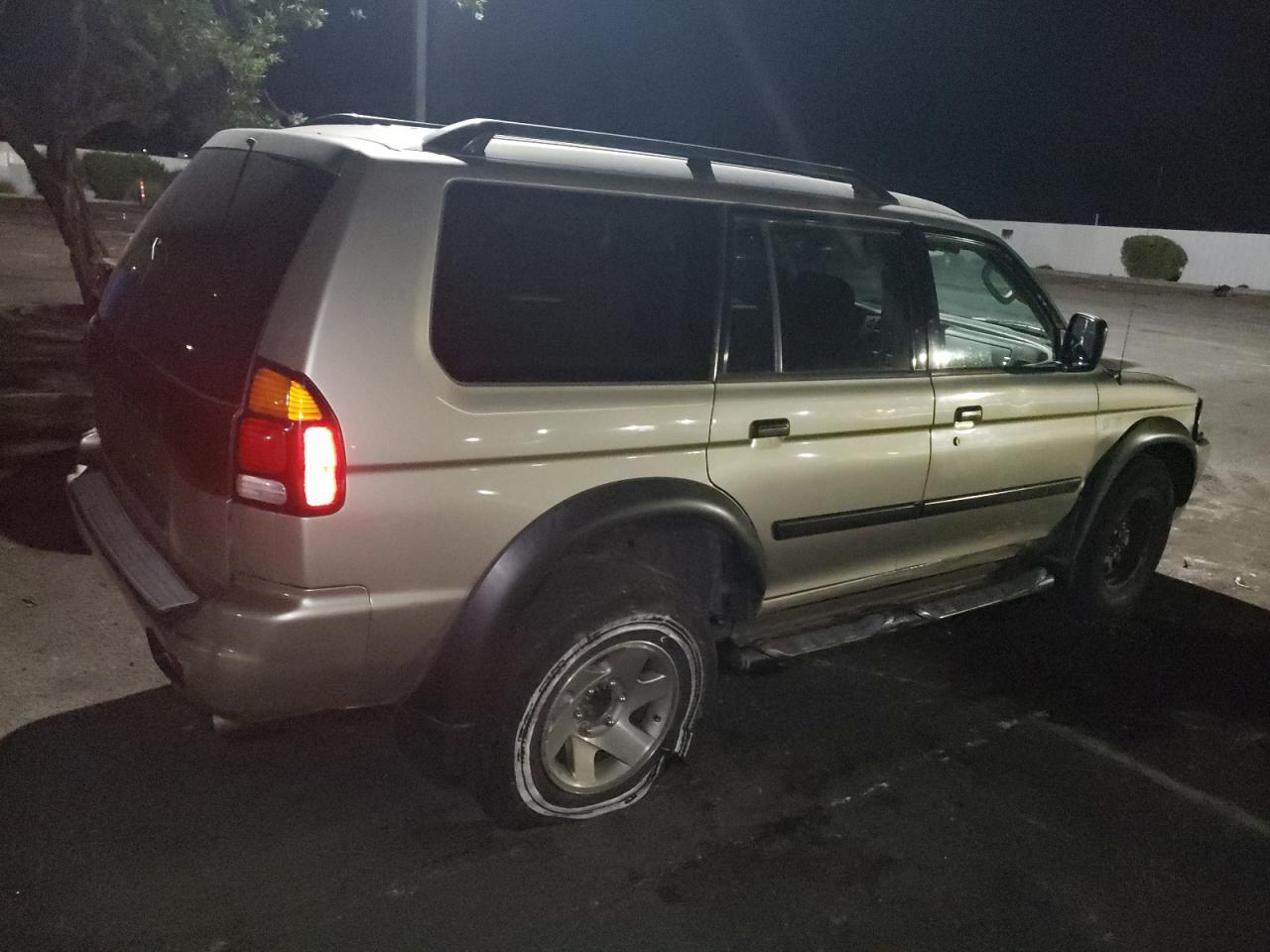 2003 MITSUBISHI Montero