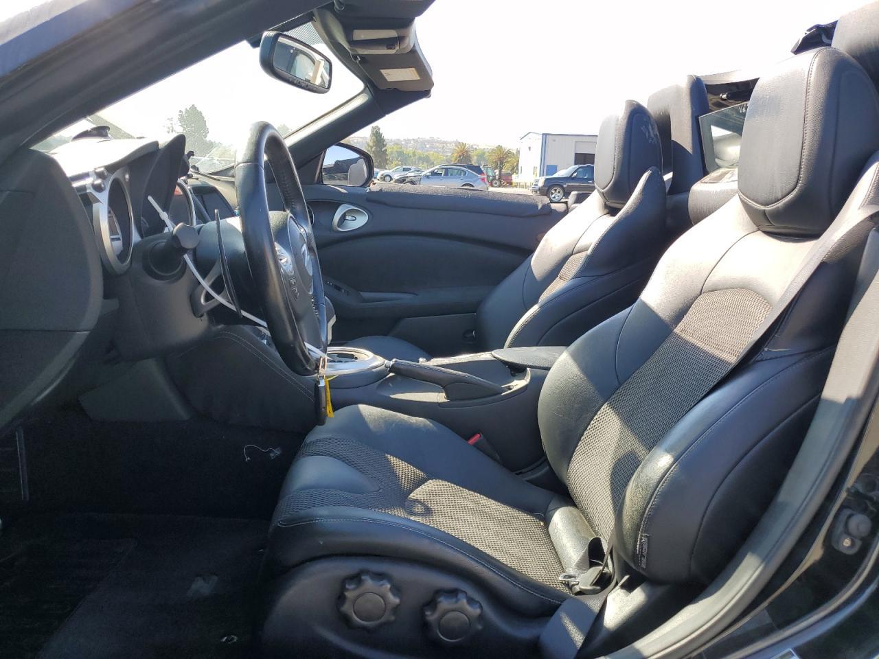 2012 NISSAN 370Z