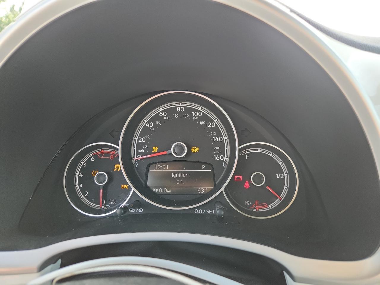 2018 VOLKSWAGEN Beetle