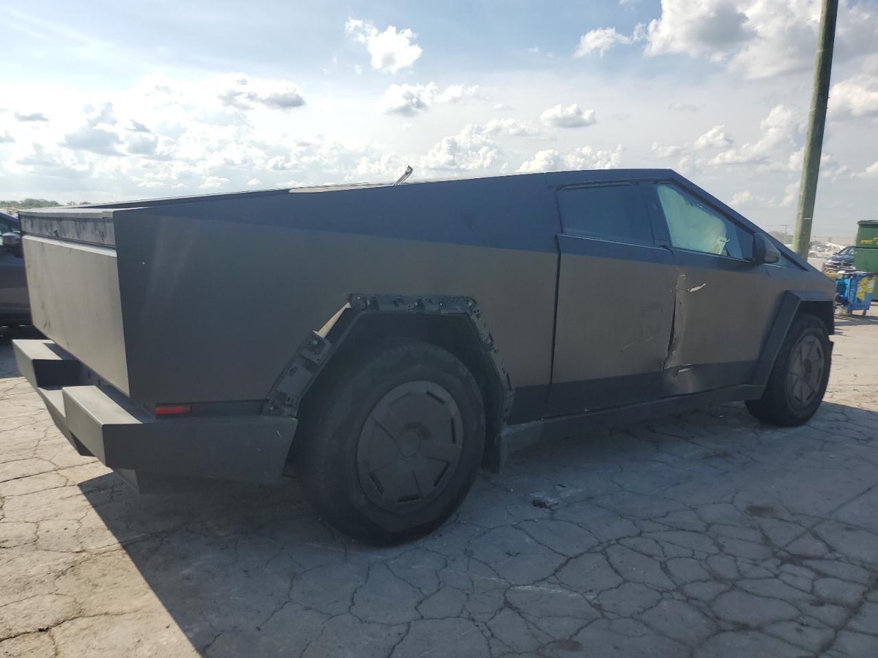 2024 TESLA Cybertruck