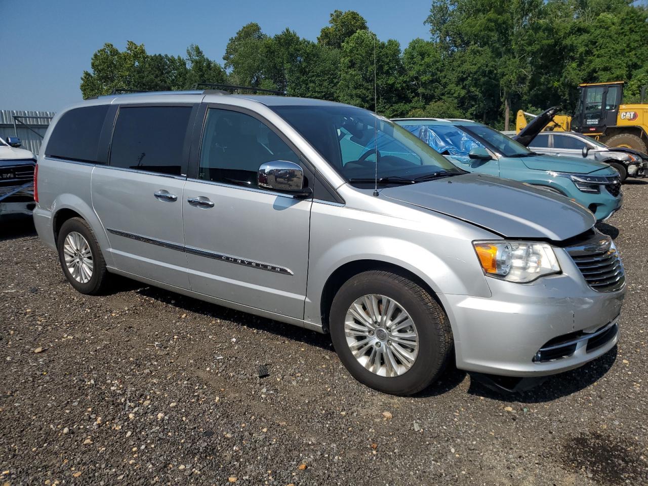 2012 CHRYSLER Town & Country