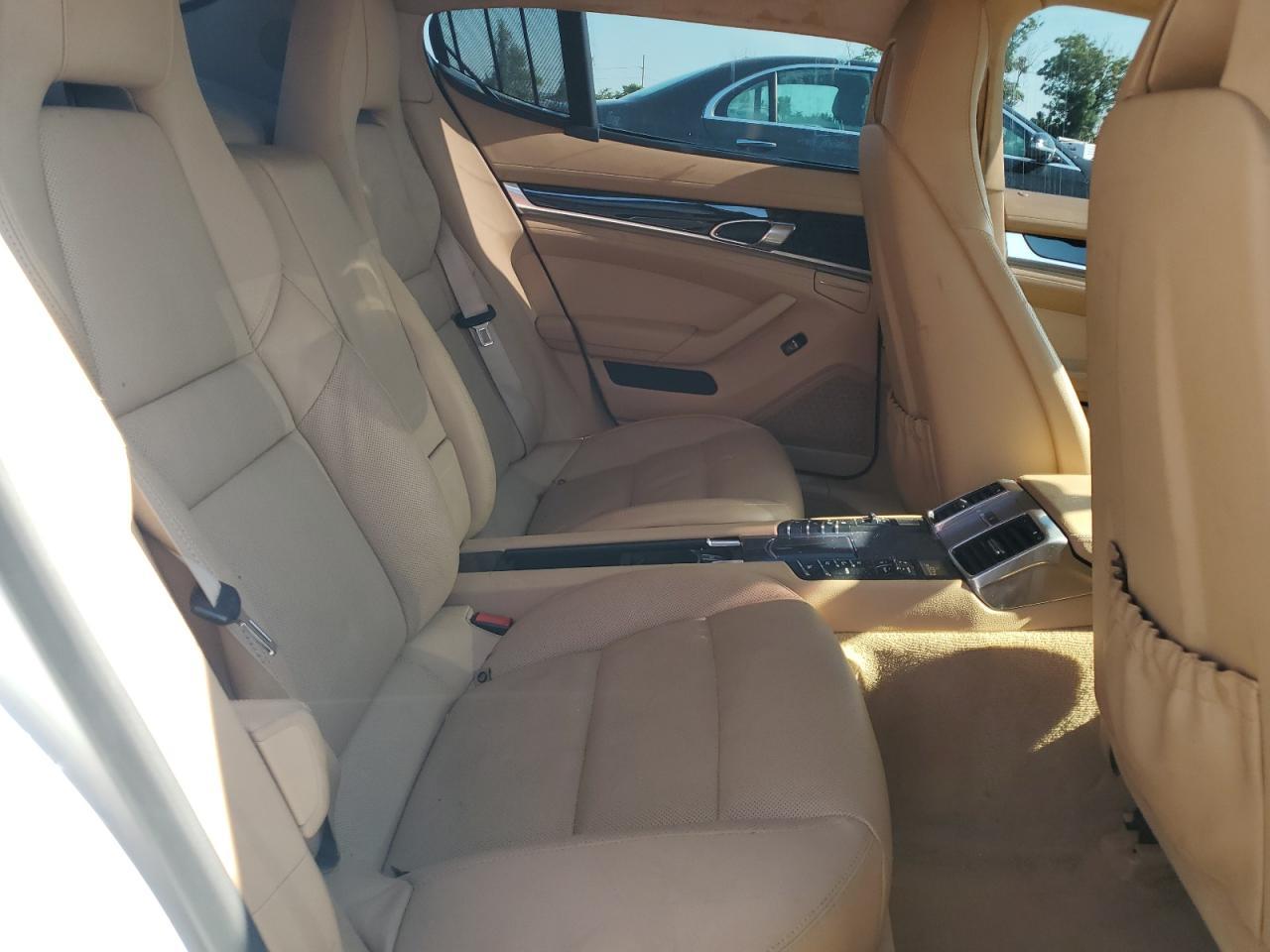 2014 PORSCHE Panamera