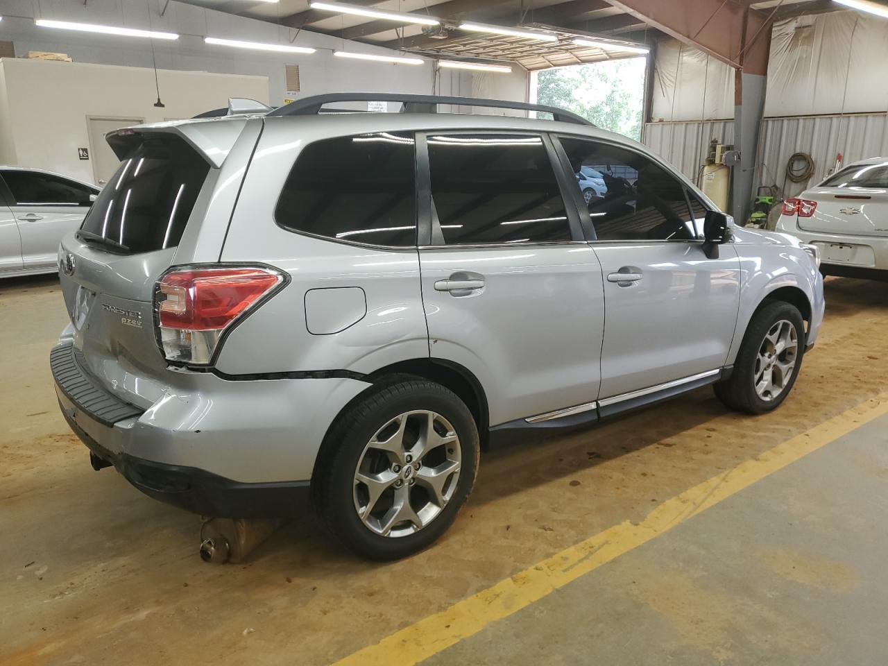 2017 SUBARU FORESTER