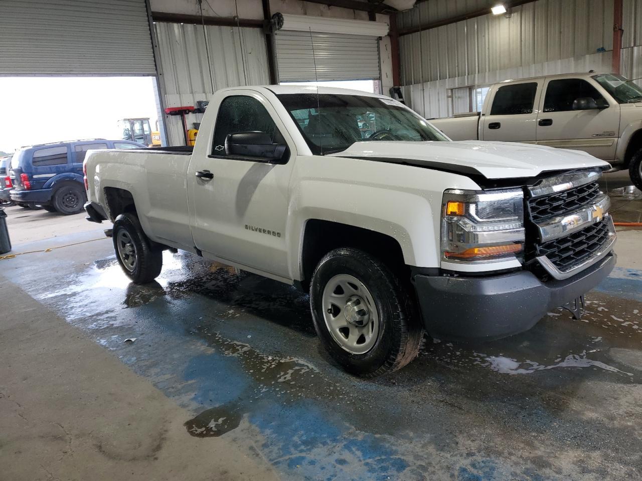2018 CHEVROLET Silverado