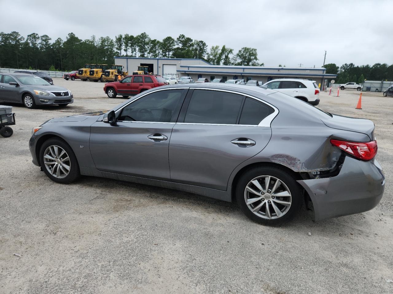2015 INFINITI Q50