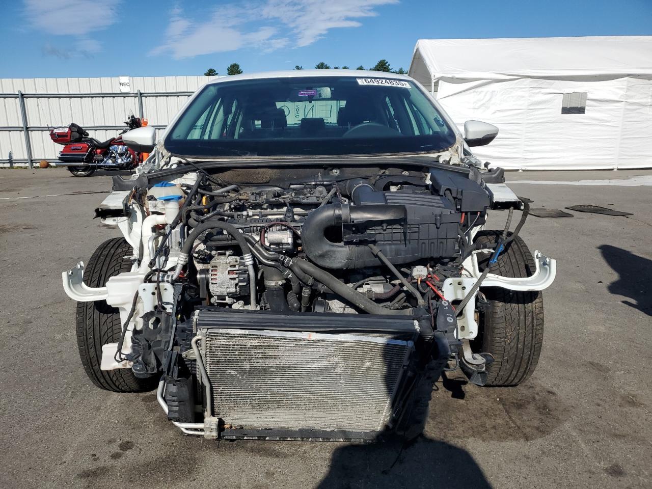2016 VOLKSWAGEN Passat