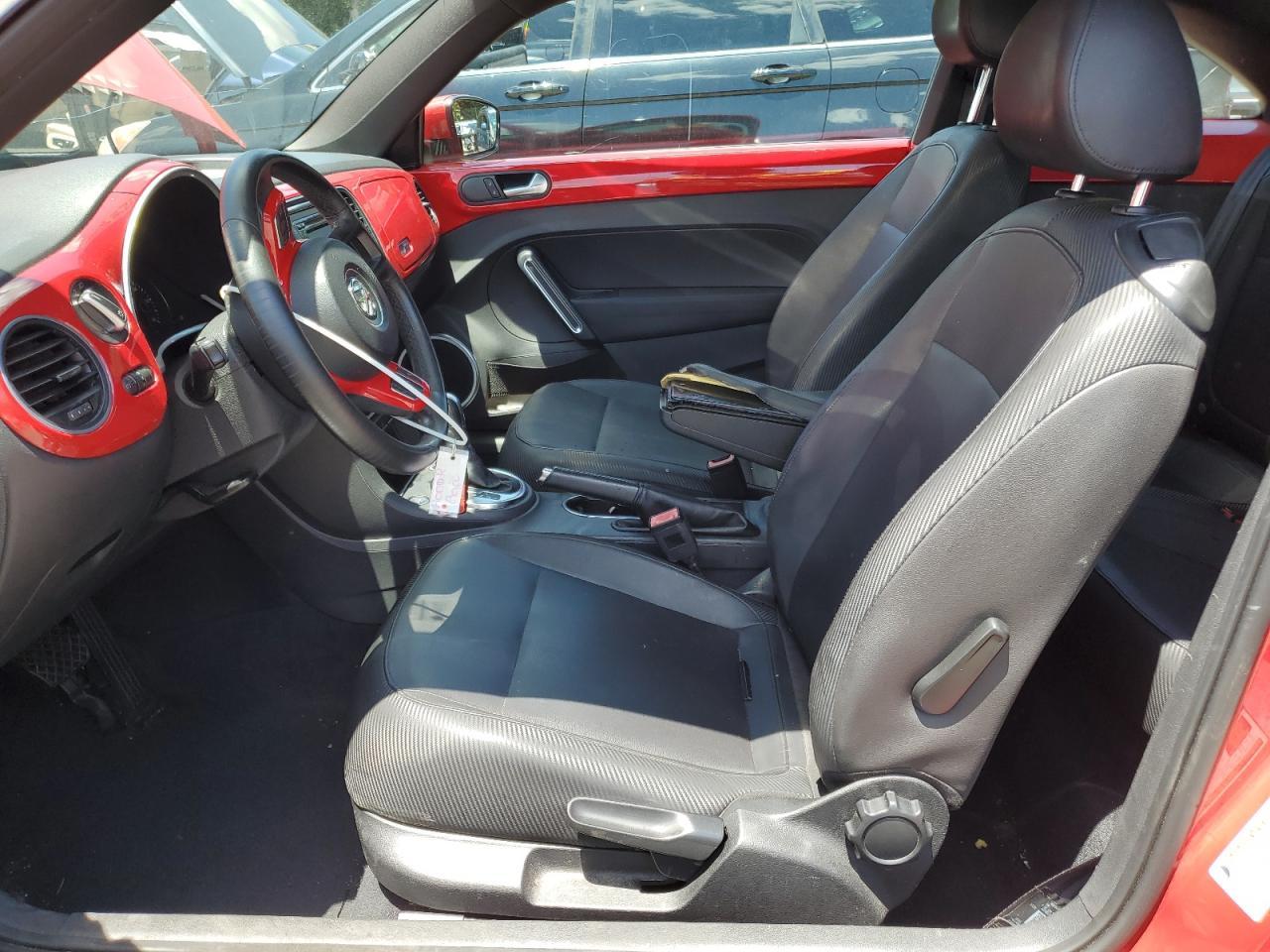 2012 VOLKSWAGEN Beetle