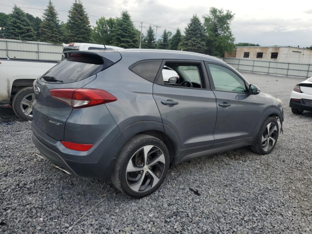 2016 HYUNDAI TUCSON