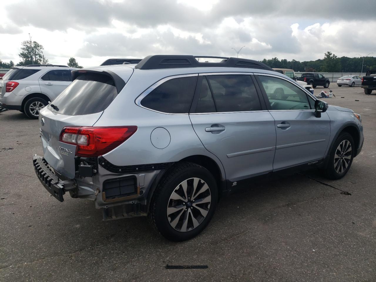 2015 SUBARU Outback