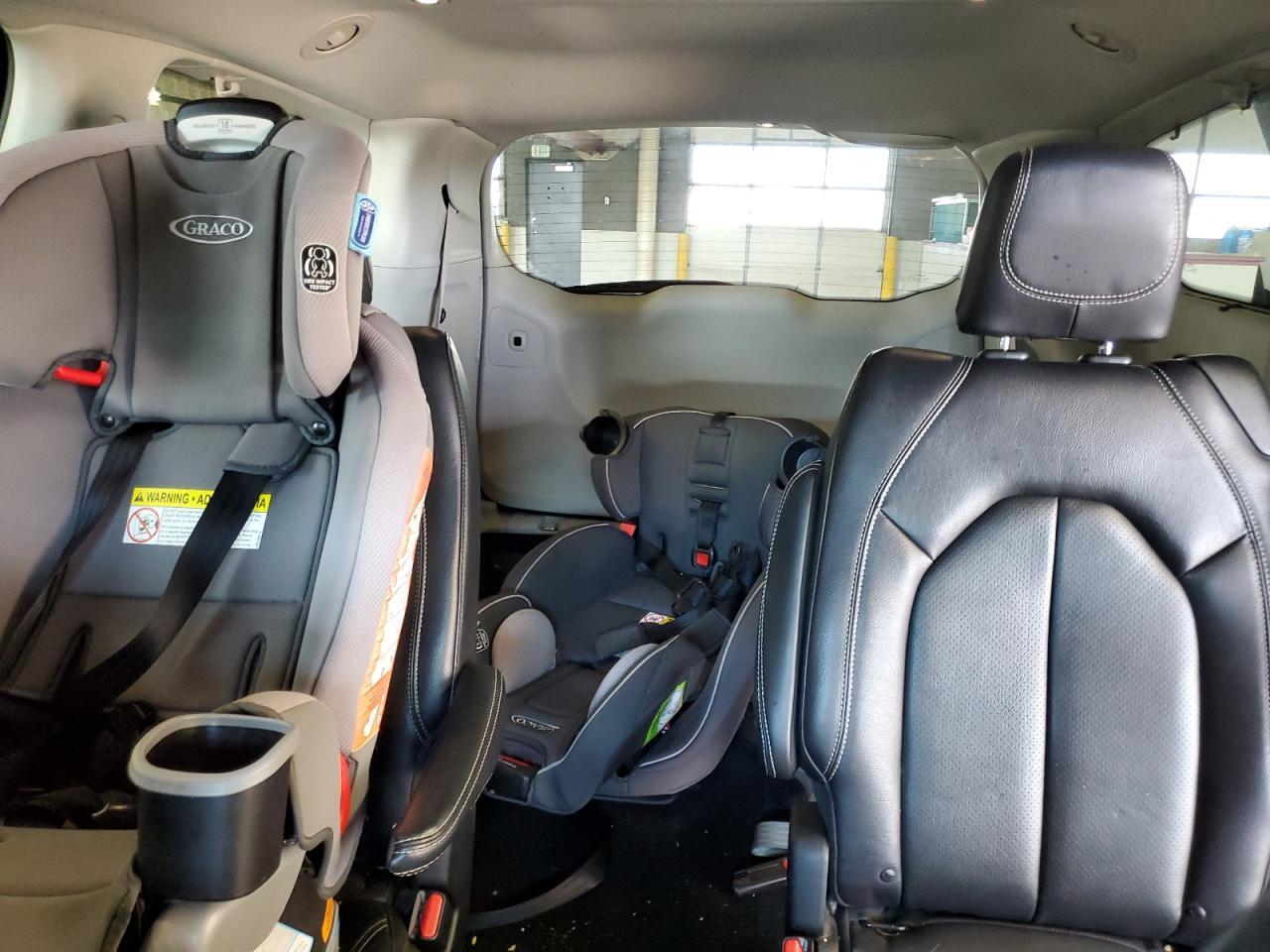2022 CHRYSLER Pacifica