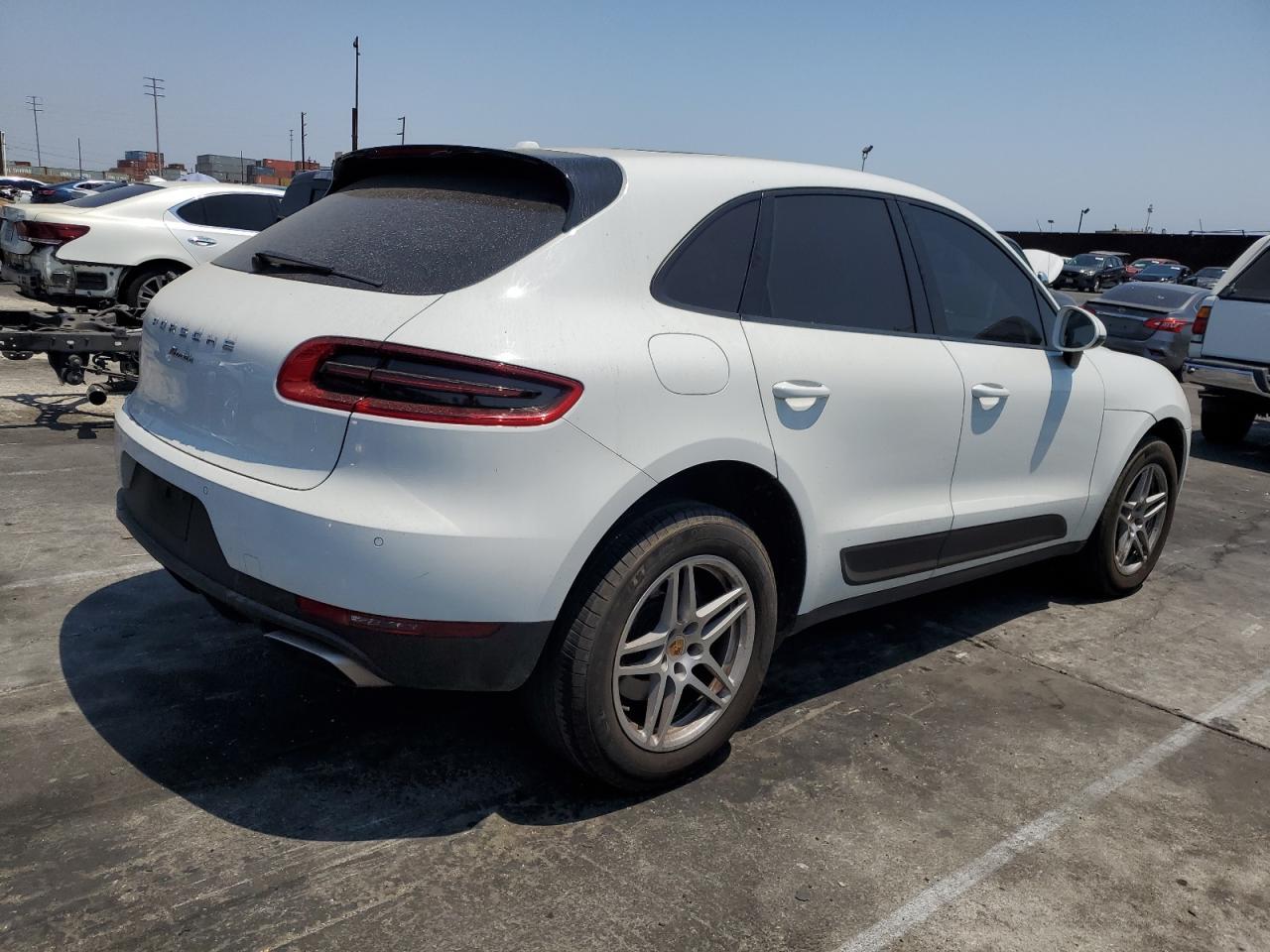 2017 PORSCHE Macan