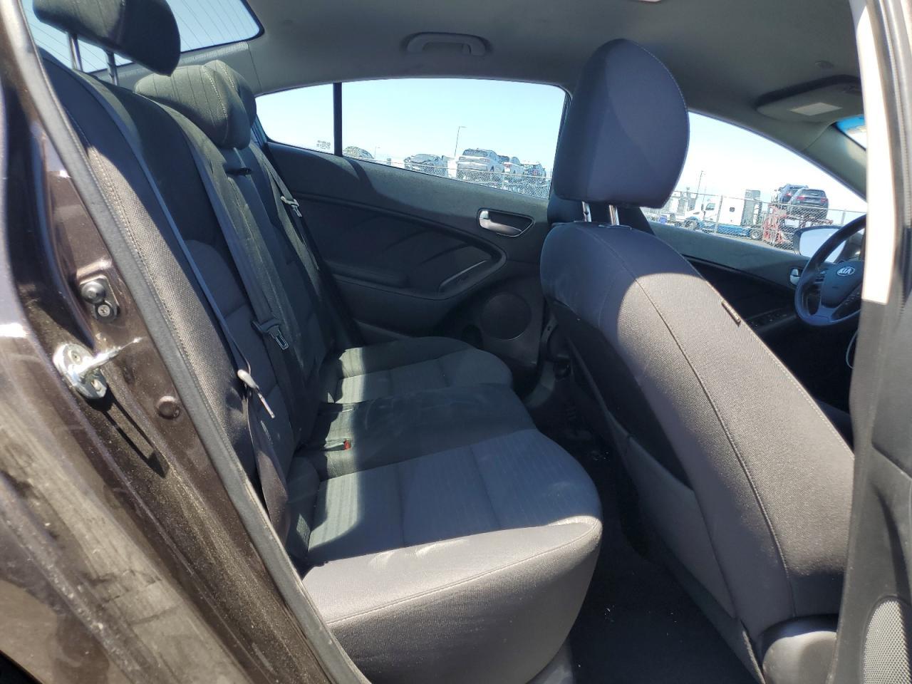 2017 KIA FORTE