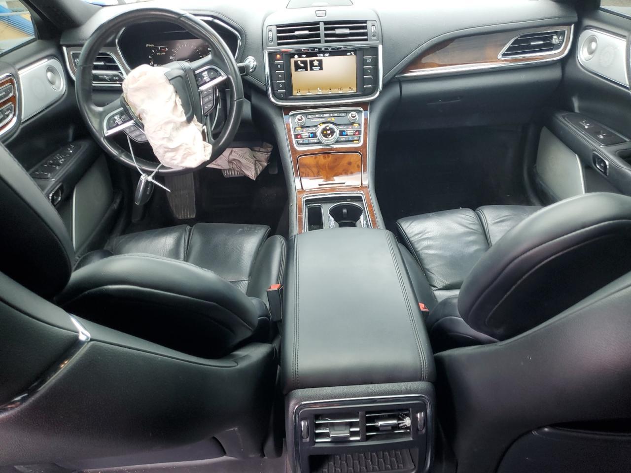2017 LINCOLN Continental