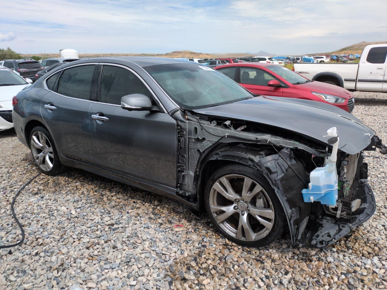 2016 INFINITI Q70