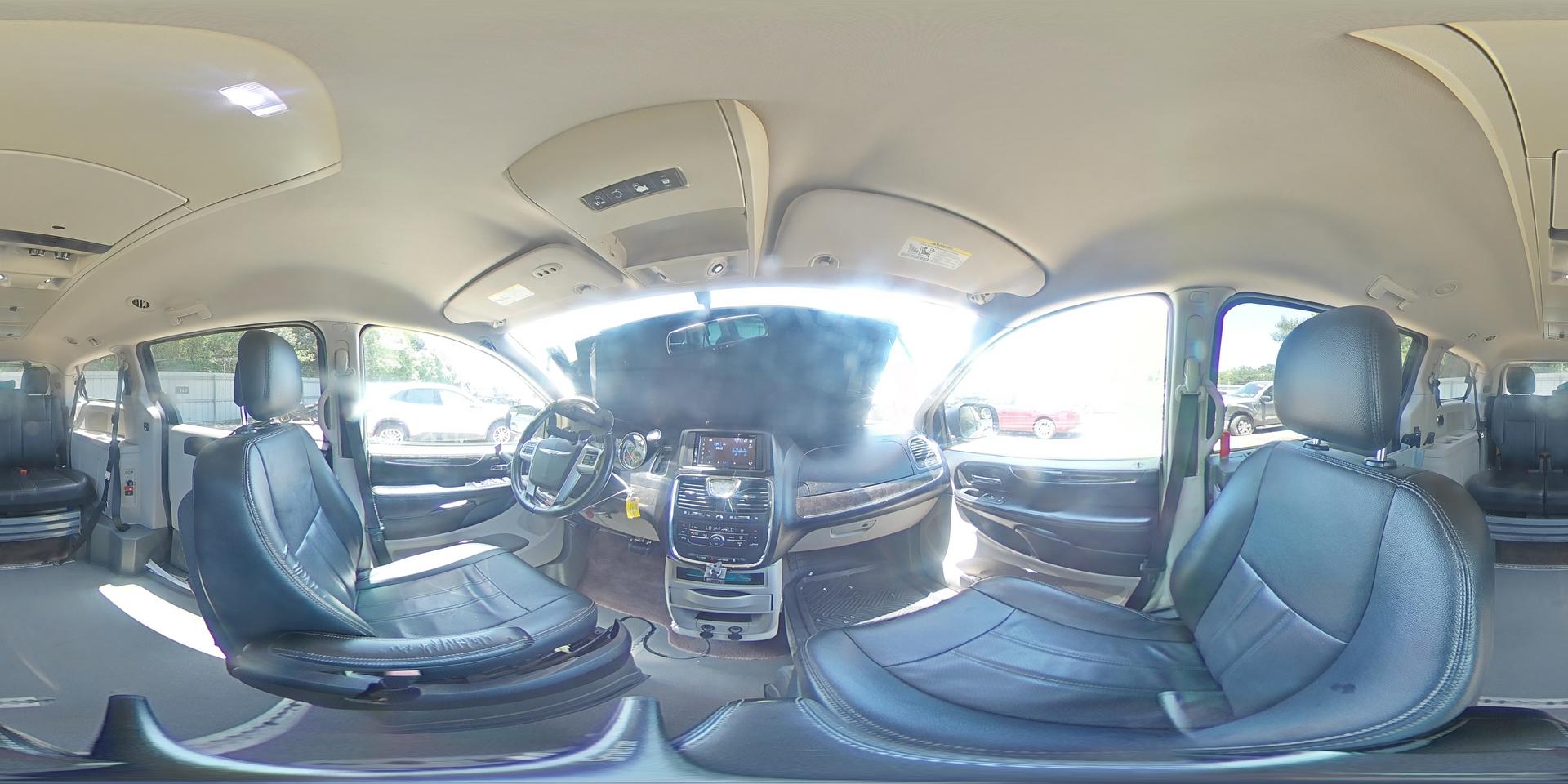 2012 CHRYSLER Town & Country