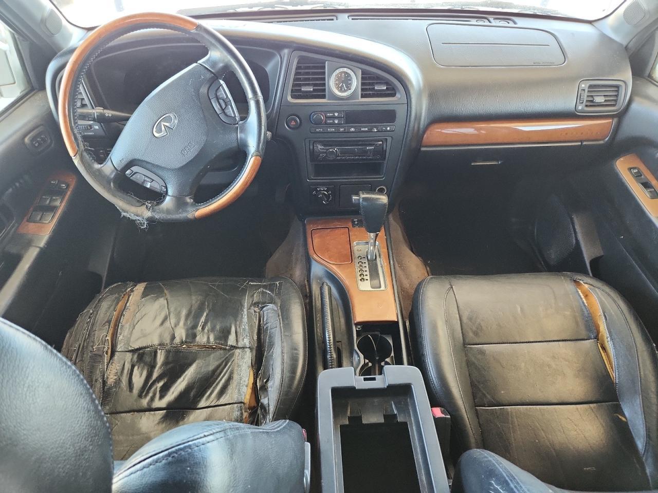 2002 INFINITI QX4