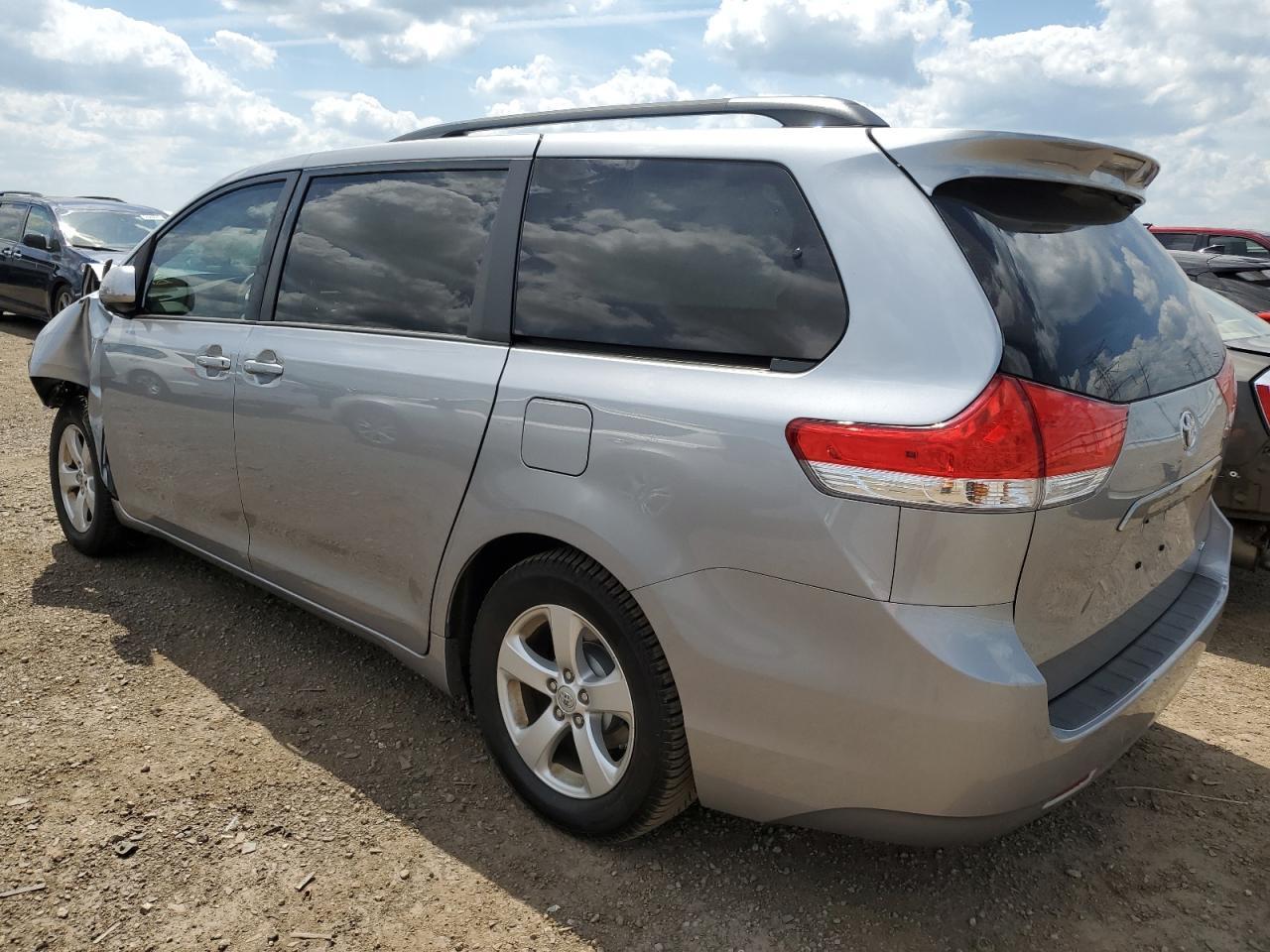2012 TOYOTA SIENNA