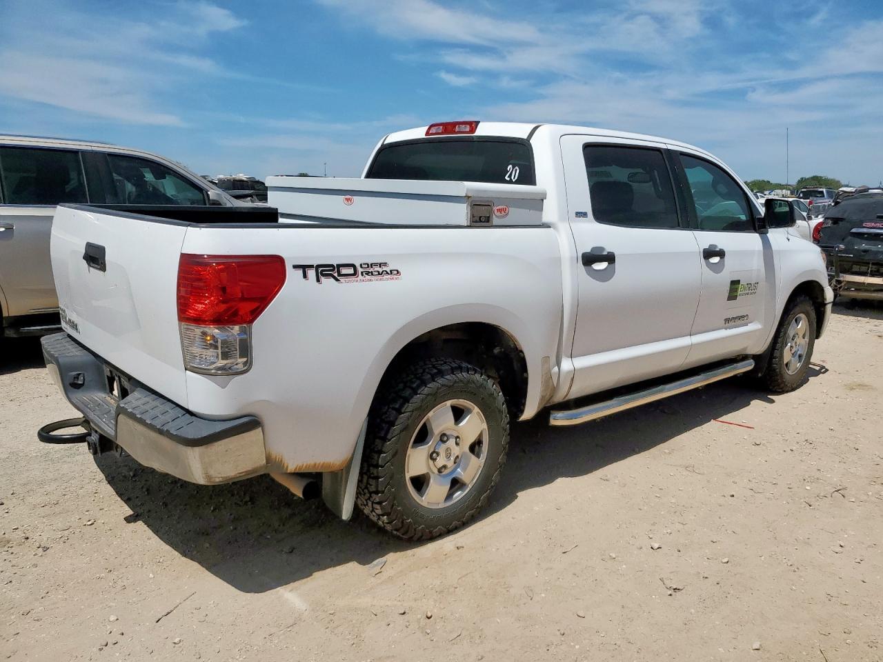 2011 TOYOTA TUNDRA