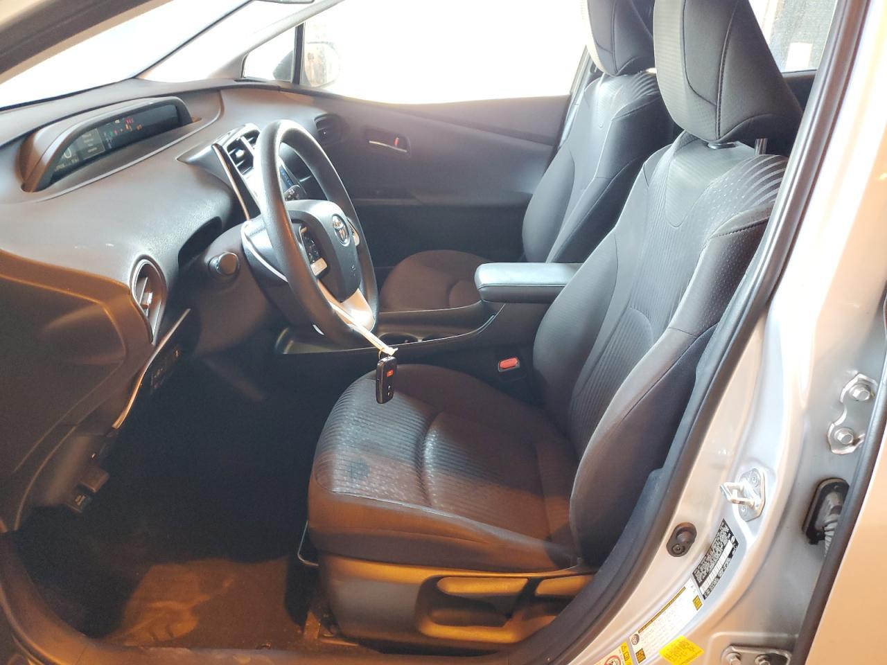 2017 TOYOTA PRIUS