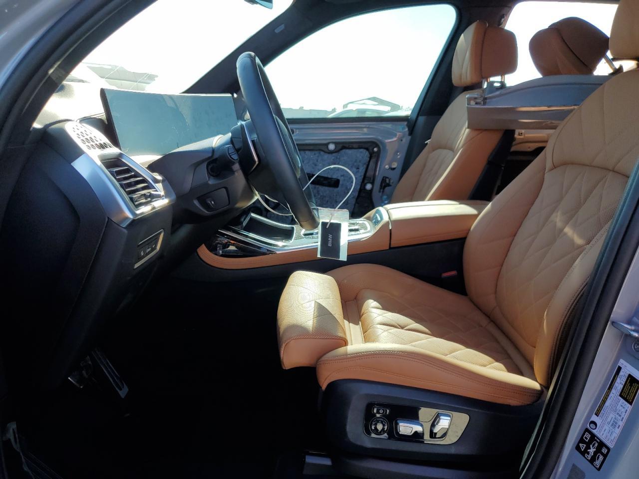 2025 BMW X7