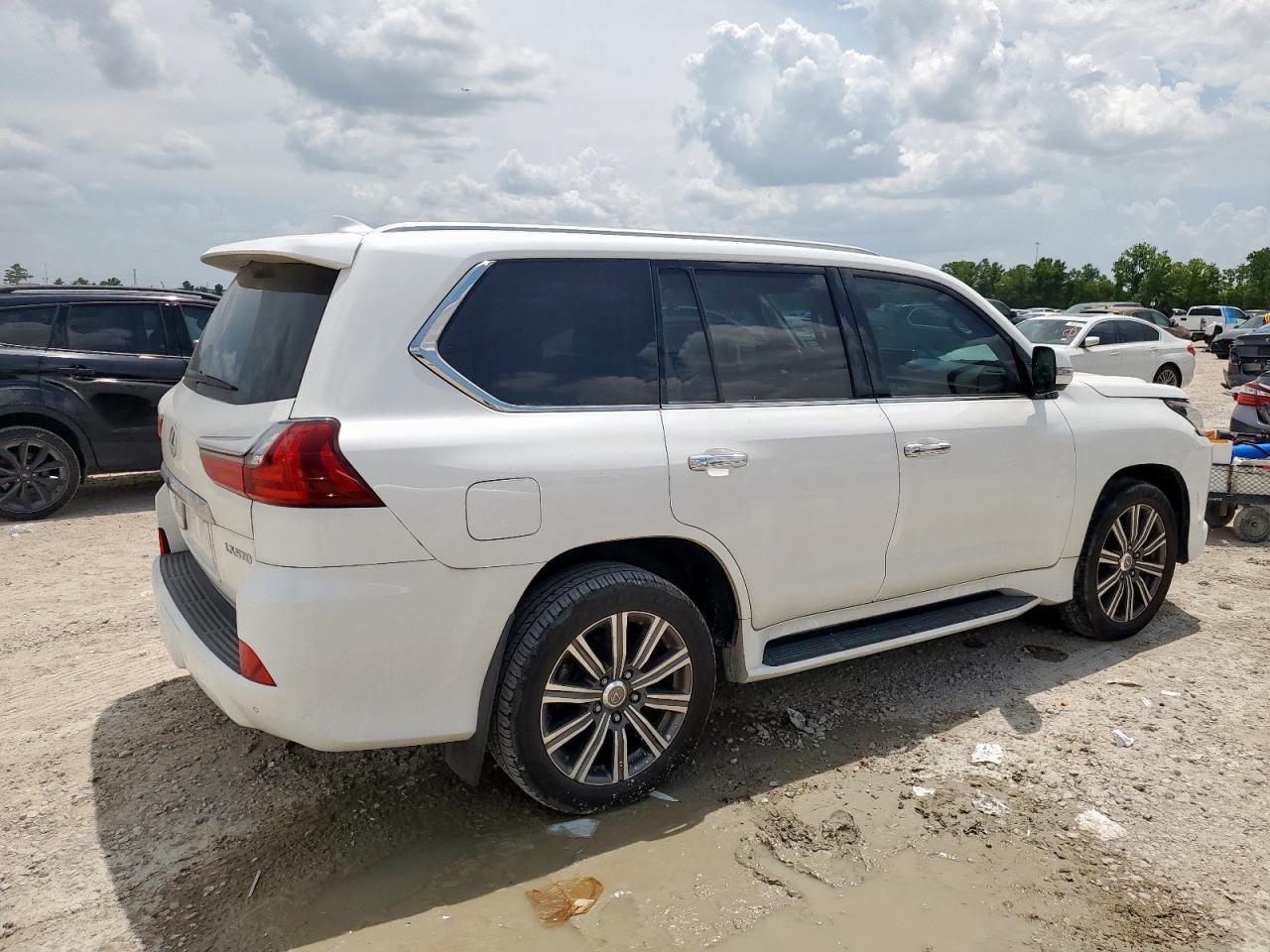 2017 LEXUS Lx