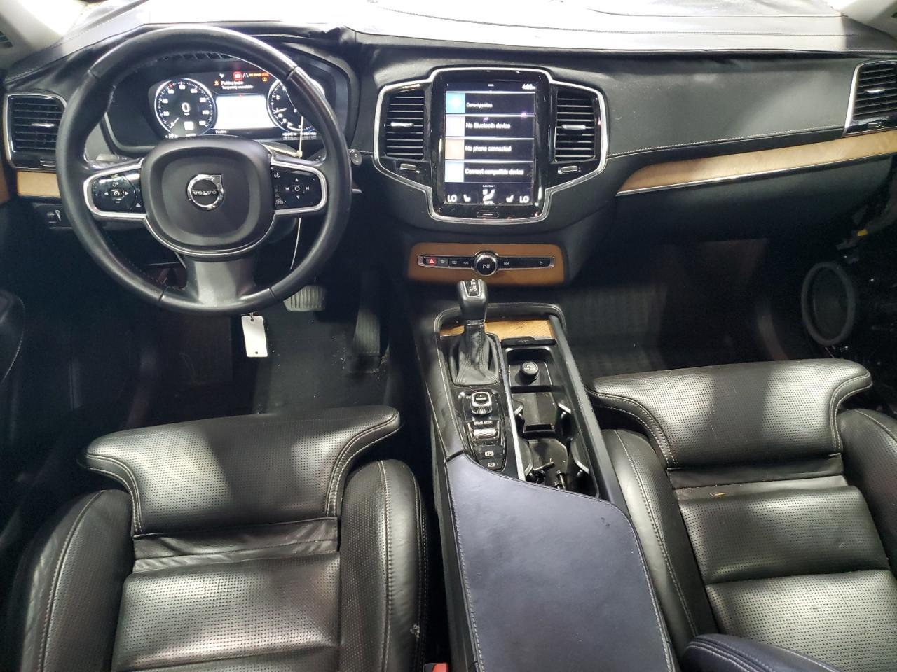 2017 VOLVO XC90
