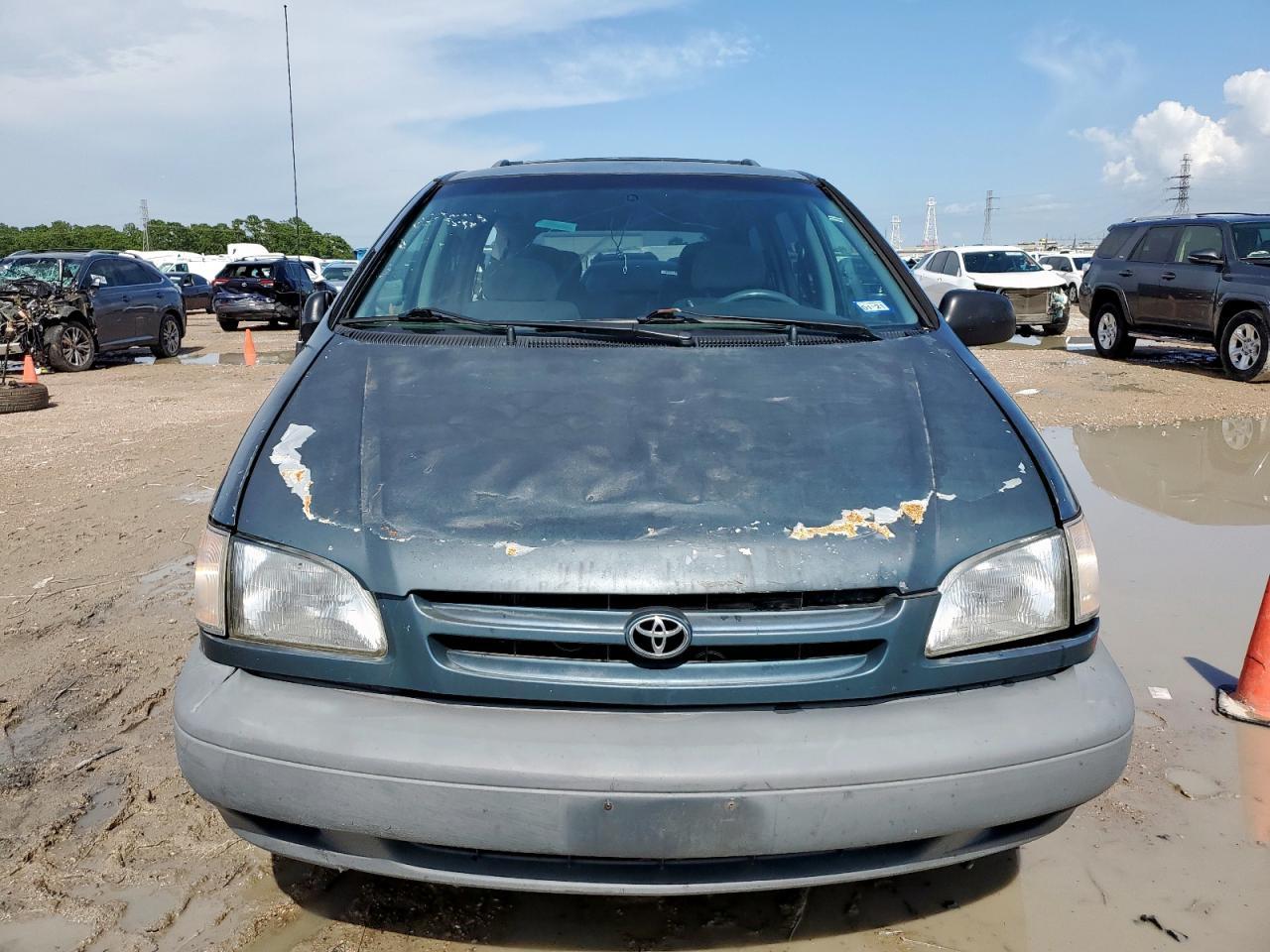 2000 TOYOTA SIENNA