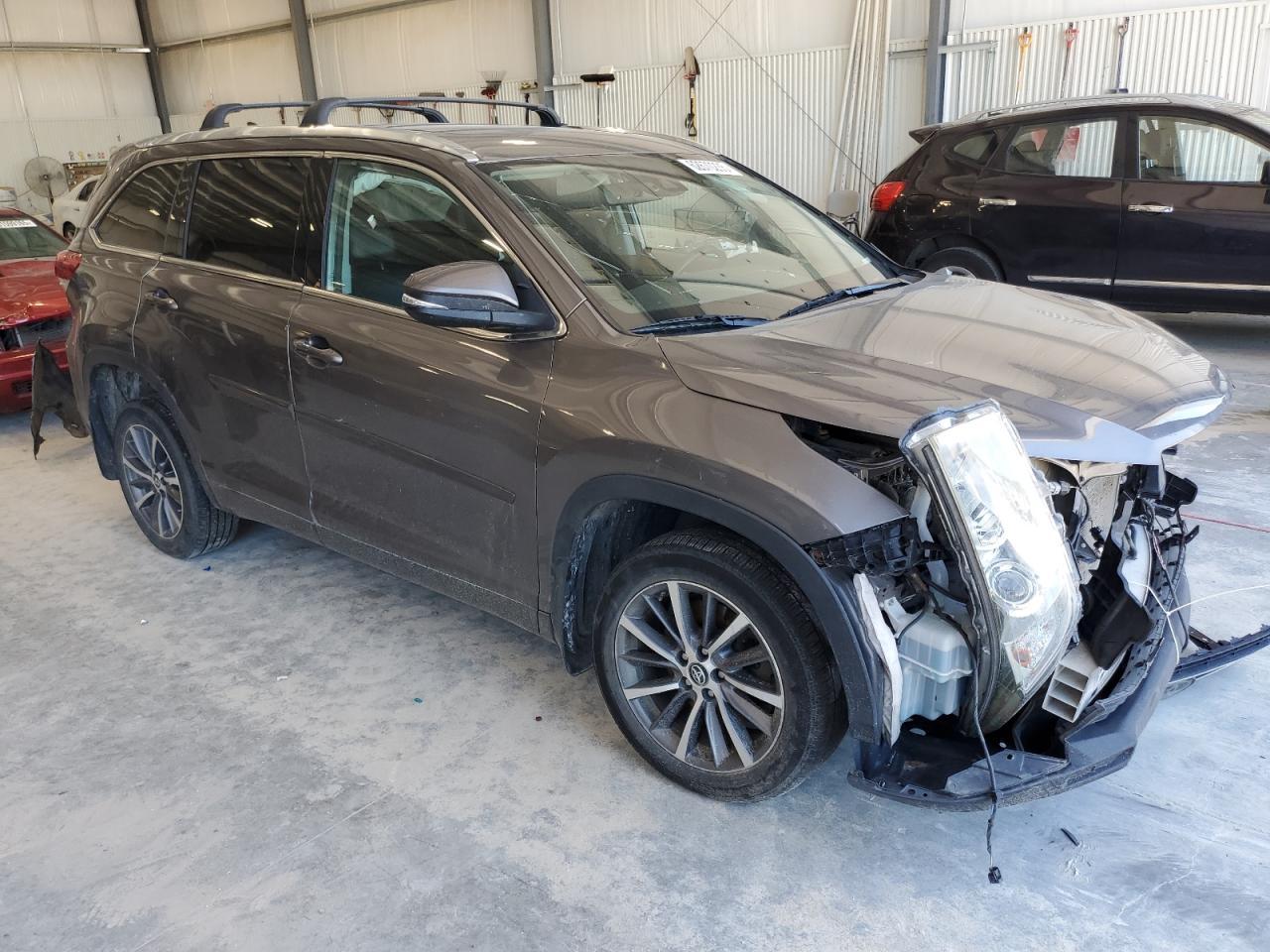 2018 TOYOTA HIGHLANDER
